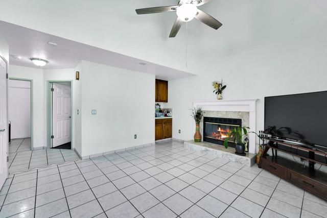 711 Kirkwood Court, Los Banos CA: https://media.crmls.org/mediaz/077fd8cd-51be-45e2-9eb9-973b097c5092.jpg