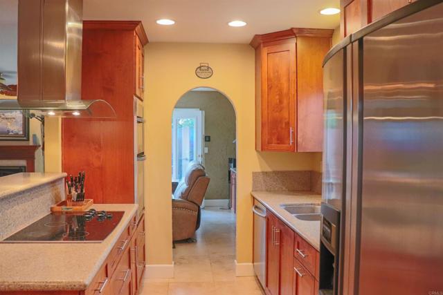 4410 Charger Boulevard, San Diego CA: https://media.crmls.org/mediaz/078088e7-ac87-4b9b-ab0b-4fce6630e88b.jpg