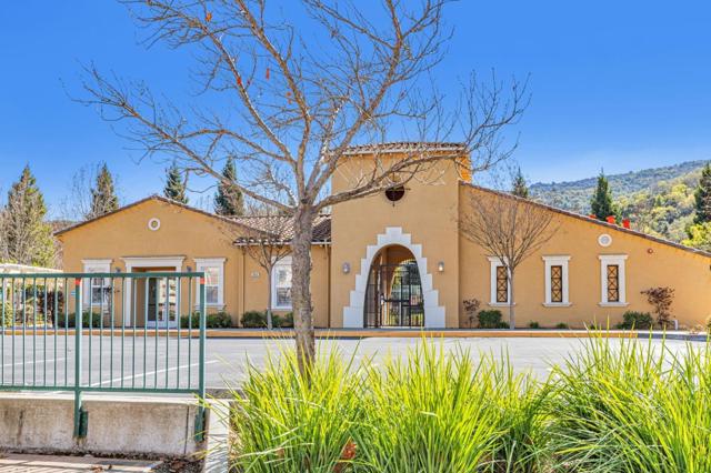 2645 Muirfield Way, Gilroy CA: https://media.crmls.org/mediaz/0781ca7d-def6-4a32-8abf-1c3887e3f967.jpg