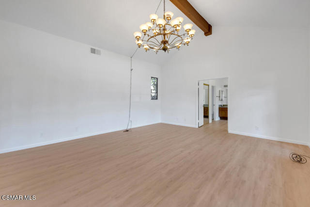 751 Wildwood Avenue, Thousand Oaks CA: https://media.crmls.org/mediaz/07825deb-e46a-415f-8b06-a3a19d62bc19.jpg