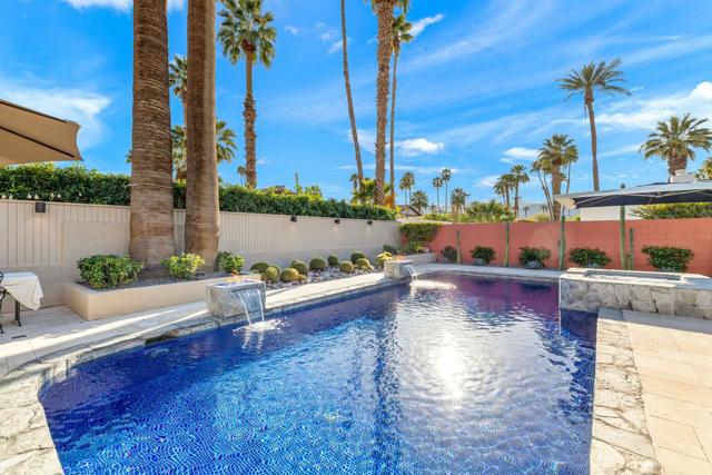 45371 Rancho Palmeras Drive, Indian Wells CA: https://media.crmls.org/mediaz/07826eba-228c-4ff7-9eca-3b96c42c3209.jpg