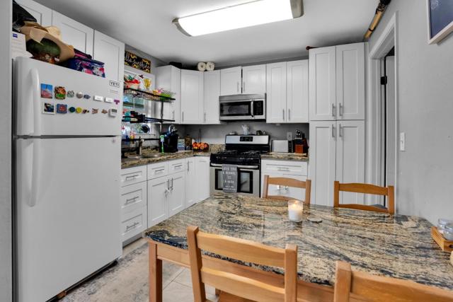 3225 Hillman Lane, Royal Oaks CA: https://media.crmls.org/mediaz/0782aa58-5d21-40cd-9a31-b3869b4c3121.jpg