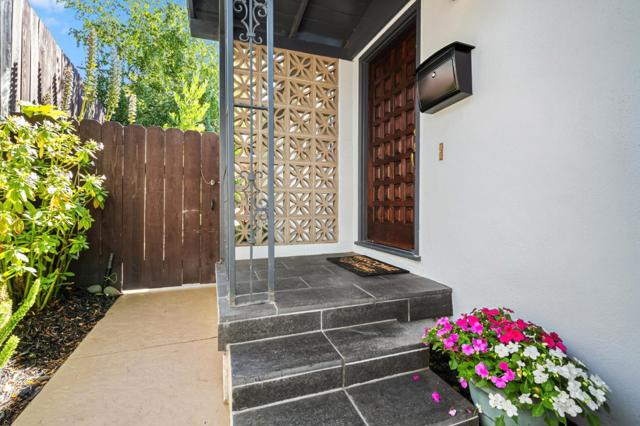 580 Madison Avenue, San Bruno CA: https://media.crmls.org/mediaz/0782c9f7-a2e3-490f-92f5-45a2ff6cc364.jpg