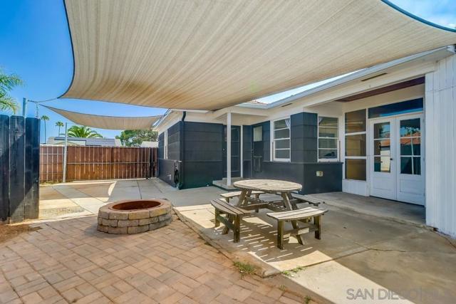 3518 Isla Vista Dr, San Diego CA: https://media.crmls.org/mediaz/0782e526-e86d-40a0-a140-e81e4577ca8c.jpg