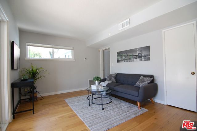 12158 Bambi Place, Granada Hills CA: https://media.crmls.org/mediaz/07835aa4-a3bb-455f-bba2-603d455baa36.jpg