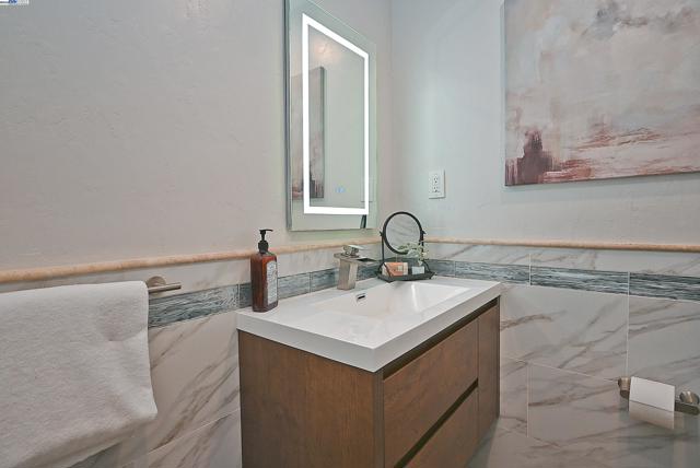 21287 Kahlert, Castro Valley CA: https://media.crmls.org/mediaz/07835d4b-b88a-4952-a978-d05745df9a9c.jpg