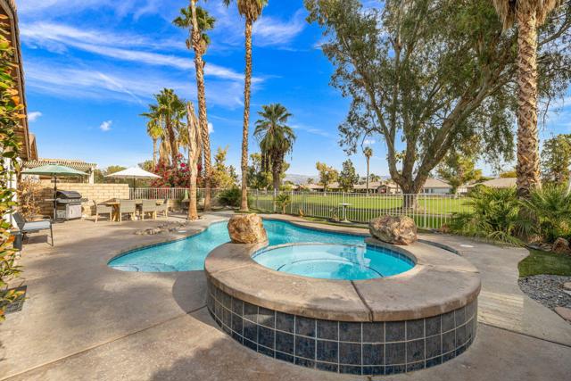 49620 Lincoln Drive, Indio CA: https://media.crmls.org/mediaz/0783b303-75ad-4b81-a705-508a686024d2.jpg