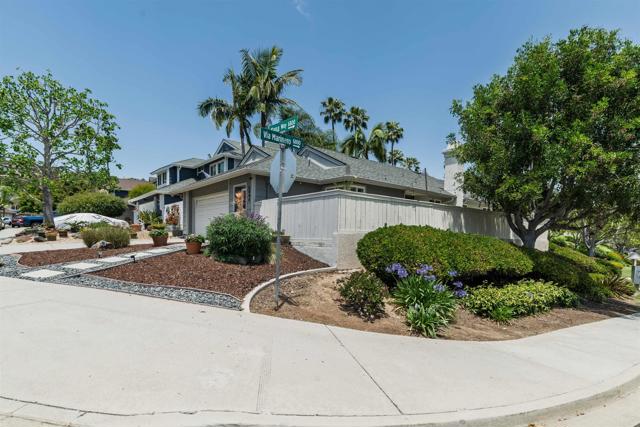 6848 Xana Way, Carlsbad CA: https://media.crmls.org/mediaz/0784498c-63f8-4519-b6b0-363b3718c227.jpg