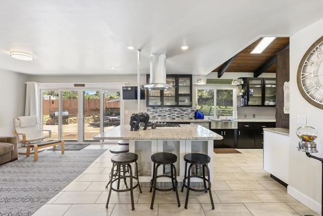 2824 Scenic View Rd, Alpine CA: https://media.crmls.org/mediaz/0784b307-3910-4787-a26e-2e605b3e9053.jpg