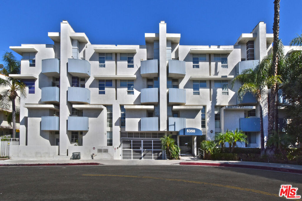 5350 White Oak Avenue #408