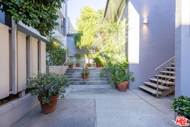 Drew Fenton | 833 Moraga Drive Los Angeles CA | MLS: 7508496 Drew Fenton | 833 Moraga Drive Los Angeles CA | MLS: 7508496