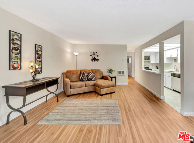 6151 CANTERBURY Drive, 103 photo 5