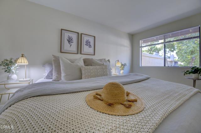 644 Orwell Lane, Ventura CA: https://media.crmls.org/mediaz/0786ad29-a3a4-46b2-86a4-184a1cd824a9.jpg