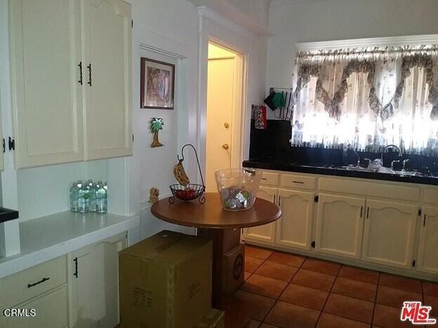 Detail Gallery Image 4 of 12 For 4120 4122 S Harvard Bld, Los Angeles,  CA 90062 - – Beds | – Baths