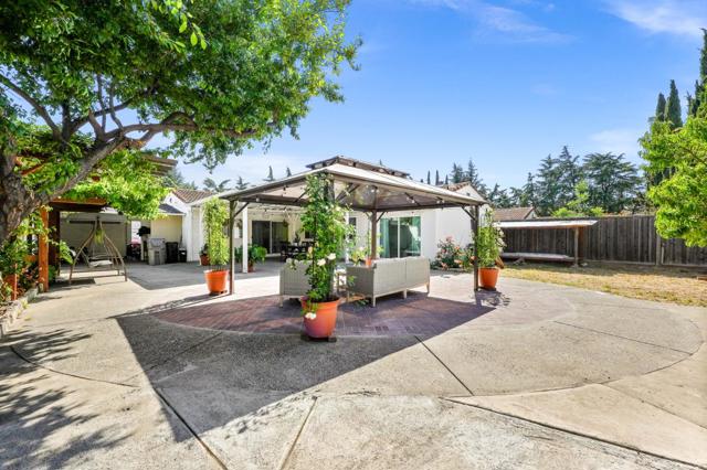 5416 Demerest Lane, San Jose CA: https://media.crmls.org/mediaz/07873f9d-720b-490d-b8f1-b5bca852bb88.jpg