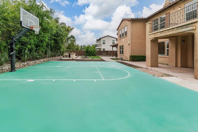 6851 Helenite Place, Carlsbad CA: https://media.crmls.org/mediaz/078776d7-44bf-4b31-aa94-e910a381a5c8.jpg