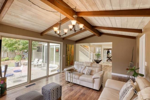 307 De La Vina Way, Salinas CA: https://media.crmls.org/mediaz/0787c3ac-0dc6-4c30-b4a9-e430a68de525.jpg