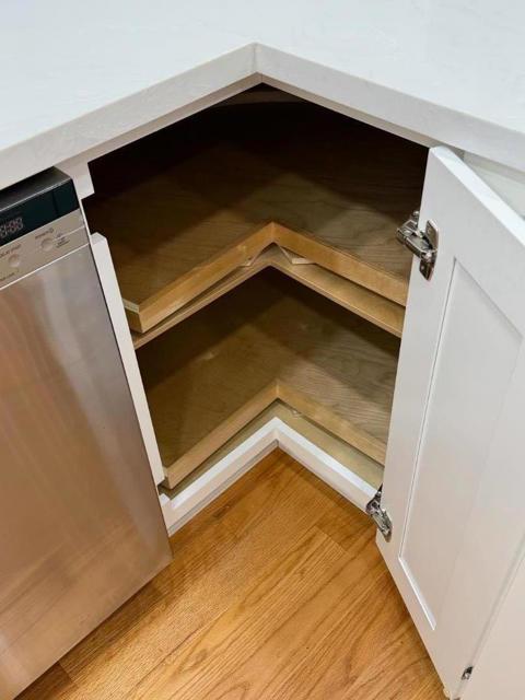 1501 Welburn Avenue, Gilroy CA: https://media.crmls.org/mediaz/0787f3af-7d50-4a6b-81a4-8546004b0474.jpg