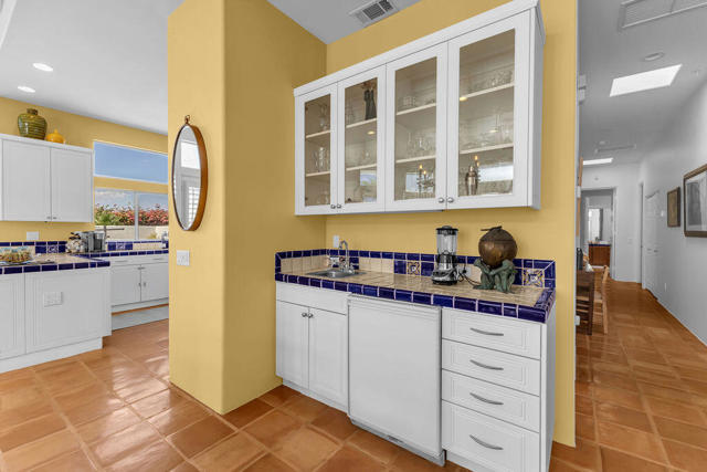 77440 Calle Ensenada, La Quinta CA: https://media.crmls.org/mediaz/078806fe-cdea-47ea-836a-109d6161ace4.jpg