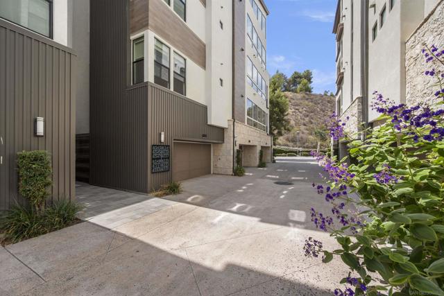8337 Distinctive, San Diego CA: https://media.crmls.org/mediaz/078813a9-42fb-4c9a-885f-8c7d1e621517.jpg