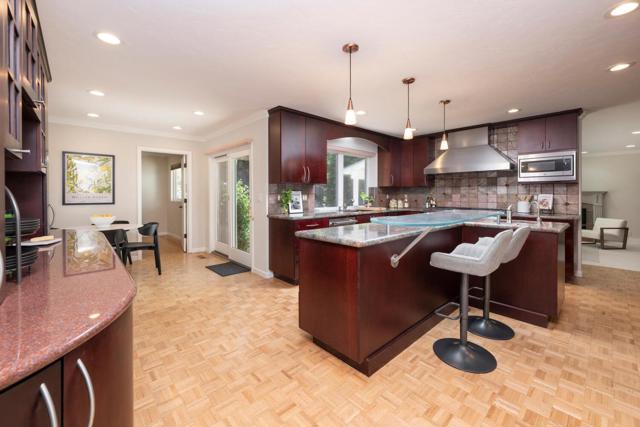 2721 Comstock Circle, Belmont CA: https://media.crmls.org/mediaz/07887e34-9f9b-42bd-91c5-8d685f5252b2.jpg