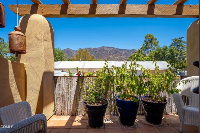 212 S Montgomery Street, Ojai CA: https://media.crmls.org/mediaz/0788856c-5217-4e72-b17c-2be3695f1309.jpg