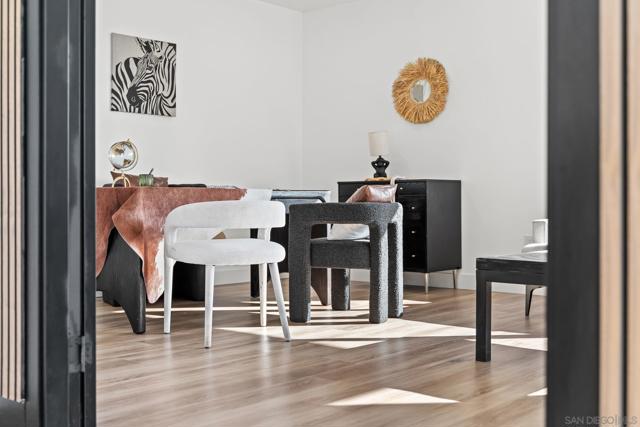 1110 Sea Village Dr, Cardiff by the Sea CA: https://media.crmls.org/mediaz/07888f63-1178-4ece-bf47-af5aad06c971.jpg