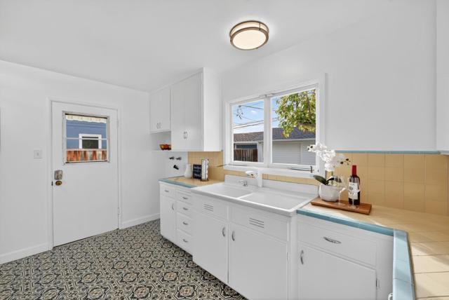 876 Sunset Drive, Santa Clara CA: https://media.crmls.org/mediaz/078943cd-0db3-43bc-8323-a26218afb3ef.jpg