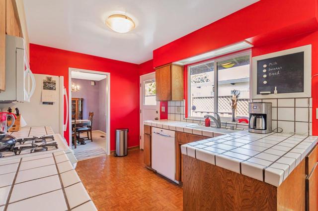 446 Semple Avenue, Aptos CA: https://media.crmls.org/mediaz/0789fed0-83fb-4bea-a0de-e6371b08a162.jpg