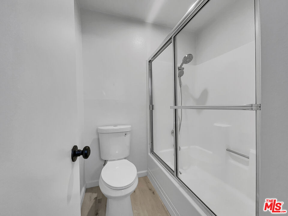https://media.crmls.org/mediaz/078a447c-eb22-4de0-86d4-dffc2227e789.jpg?preset=X-Large