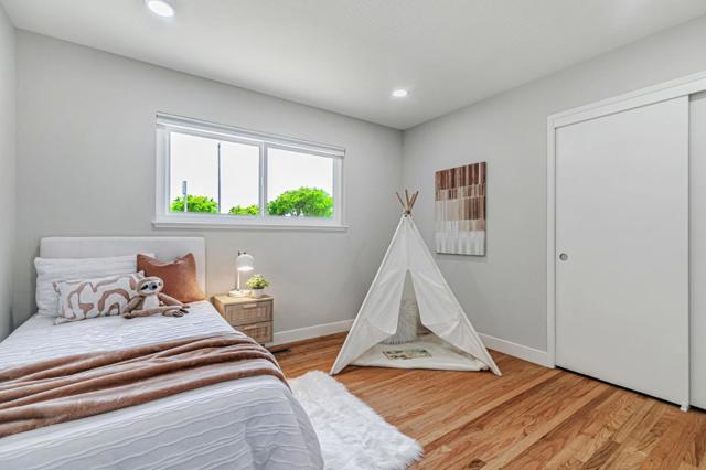 1390 Pointe Claire Drive, Sunnyvale CA: https://media.crmls.org/mediaz/078a663e-4ced-4954-a602-a803204501d2.jpg