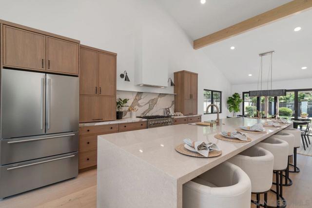1127 Santa Rufina Court, Solana Beach CA: https://media.crmls.org/mediaz/078ae6b3-fde7-41bf-9503-5c8083635f3c.jpg