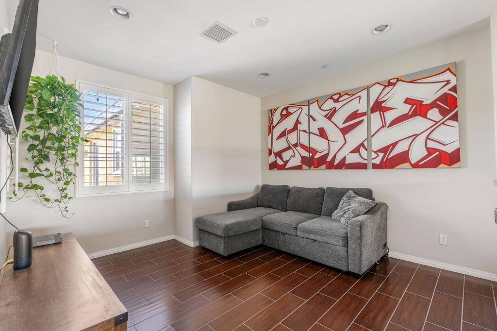 MLS #219136575DA image #5