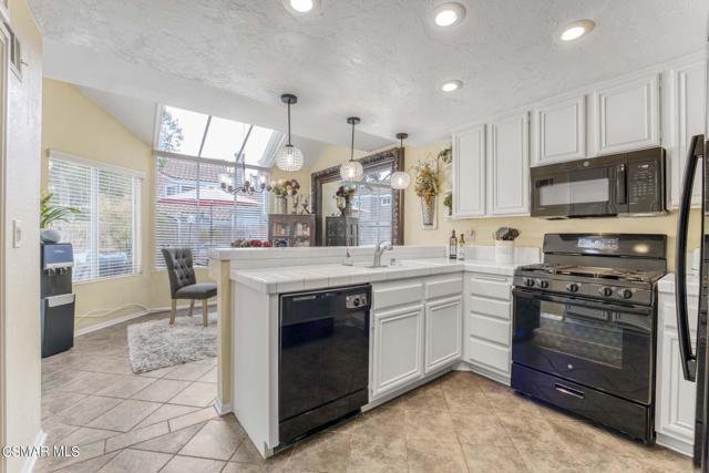 6056 Paseo Encantada, Camarillo - HsHPro