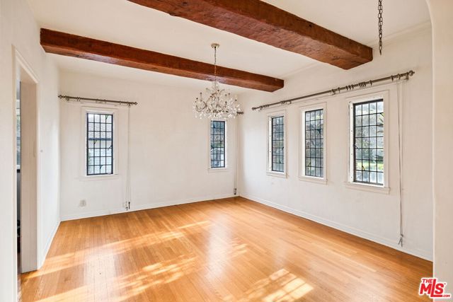 1551 Pasqualito Drive, San Marino CA: https://media.crmls.org/mediaz/078bdb08-5d80-4fbc-8261-37083fb9536c.jpg