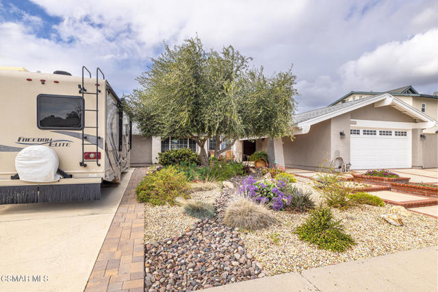 2255 Mcdonald Street, Simi Valley CA: https://media.crmls.org/mediaz/078be40f-5be3-4d5e-b7bd-97e5f592ce4e.jpg