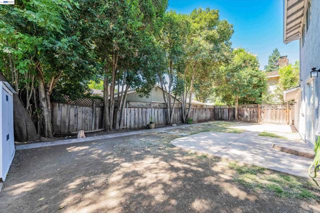 Image 32 of 36 For 6735 Stephan Ct