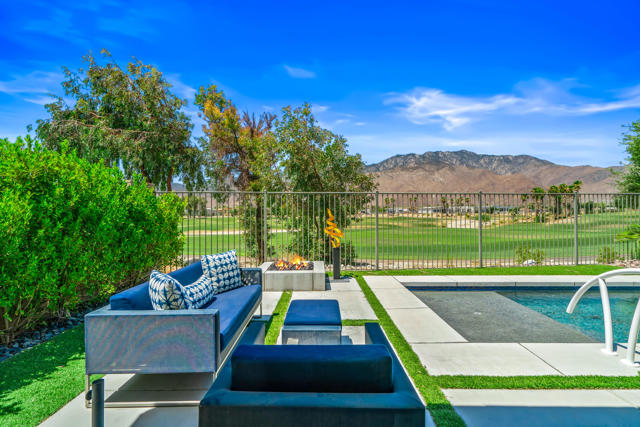 1325 Passage Street, Palm Springs CA: https://media.crmls.org/mediaz/078d3282-be74-4664-948b-ab30ff7d69eb.jpg