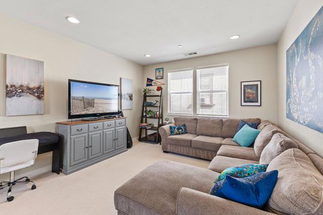 2846 Roundstone Drive, Gilroy CA: https://media.crmls.org/mediaz/078e32a4-8402-4757-9097-4cdb5296f0a9.jpg