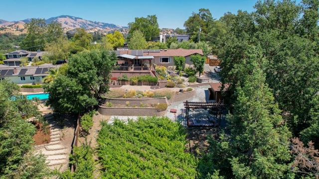 25 Adeline Drive, Walnut Creek CA: https://media.crmls.org/mediaz/078e5b6e-3792-4b9b-9f82-f5fc189ba127.jpg