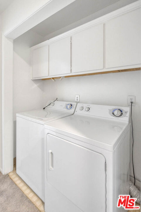 8741 Darby Avenue, Northridge CA: https://media.crmls.org/mediaz/078ec3f1-9fe8-4e54-aec5-67e610dd3bdf.jpg