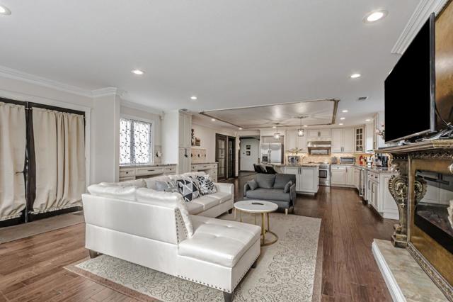 101 S 13th Street, San Jose CA: https://media.crmls.org/mediaz/078f5fa0-6a7b-4d96-8642-9cf5885b8e9a.jpg