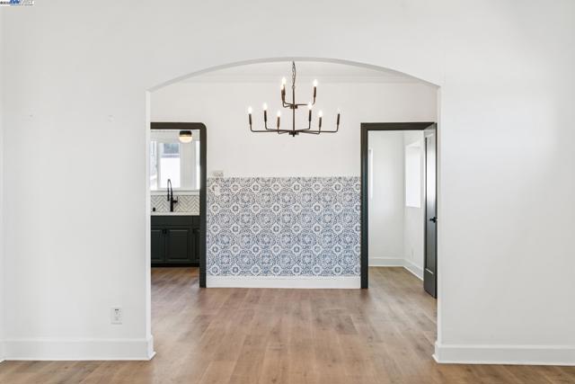 2734 Macarthur Blvd, Oakland CA: https://media.crmls.org/mediaz/078ff241-1b37-46ad-8f58-9e6cee7d92ee.jpg
