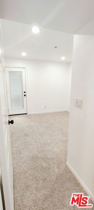https://media.crmls.org/mediaz/0791225b-5acc-4deb-8298-9404e4db6c8c.jpg?preset=X-Large