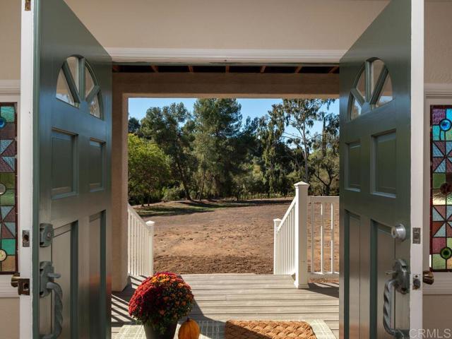 Detail Gallery Image 4 of 65 For 2844 Live Oak Park Rd, Fallbrook,  CA 92028 - 4 Beds | 2/1 Baths