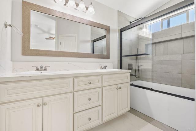 4867 Seascape Drive, Oceanside CA: https://media.crmls.org/mediaz/079153ed-7a22-4b37-80b4-ab2eb8301ab8.jpg