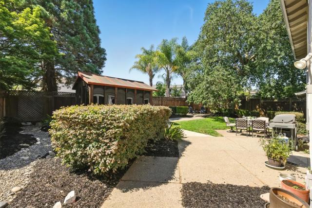 1010 Creekside Court, Morgan Hill CA: https://media.crmls.org/mediaz/0791cc2a-9b81-4476-b52e-249a87c0dcb6.jpg