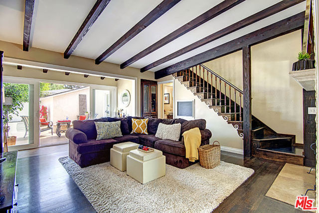 6322 W 78TH Place, Westchester CA: https://media.crmls.org/mediaz/07927016-6cdf-45b2-9723-54b92459431e.jpg