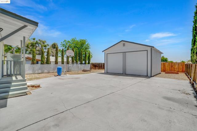 3208 Hosie Ave, Byron CA: https://media.crmls.org/mediaz/079375af-300a-408b-a63f-a41ff87c6166.jpg