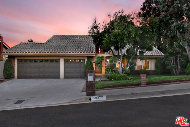 19272 Pebble Beach Place photo 1